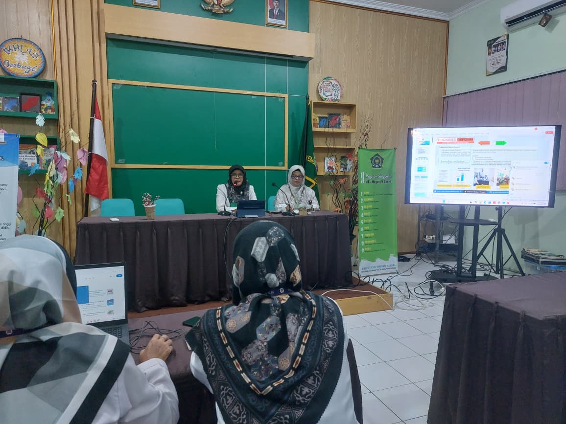 Tim Inti ZI MTsN 9 Bantul Perkuat Langkah Menuju WBK Bersama Kepala MAN 2 Yogyakarta